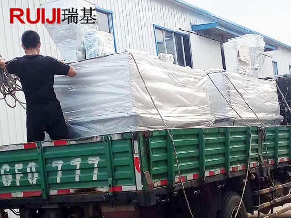 發(fā)往山西大同煤礦的全自動(dòng)加藥裝置